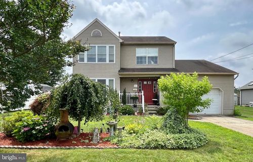 36 E 3rd St, Florence, NJ, 08518-2002 | Card Image