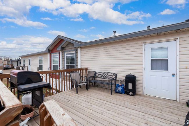 43 - 4302 49th Street, Home with 3 bedrooms, 2 bathrooms and 4 parking in Lloydminster SK | Image 3