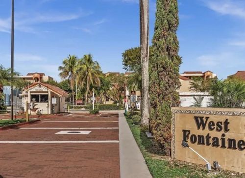 213-2-10229 Nw 9th St Cir, Miami, FL, 33172 | Card Image