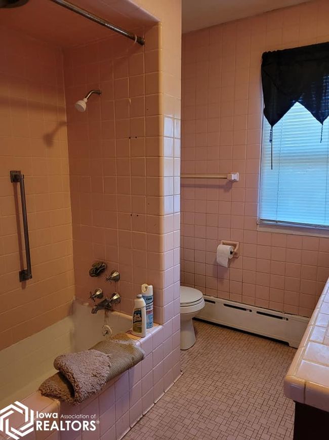 202 N West St, House other with 4 bedrooms, 2 bathrooms and null parking in Sigourney IA | Image 34