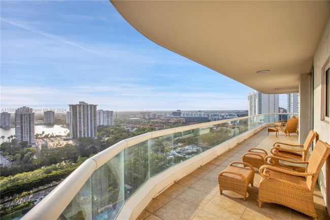 2101 - 6000 Island Blvd, Condo with 5 bedrooms, 5 bathrooms and null parking in Aventura FL | Image 30