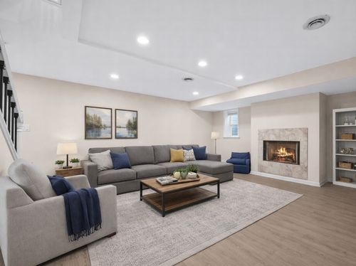 327a-327 N Loomis St, Naperville, IL, 60540-5560 | Card Image