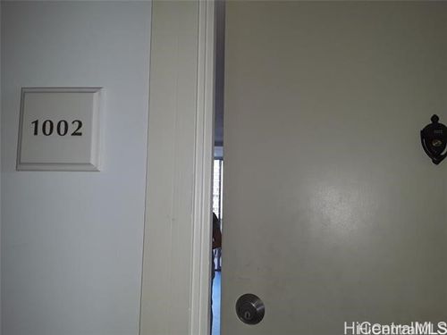 1002-430 Kaiolu St, Honolulu, HI, 96815-2232 | Card Image