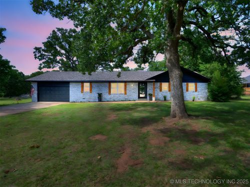 701 W 41st St, Sand Springs, OK, 74063-2614 | Card Image