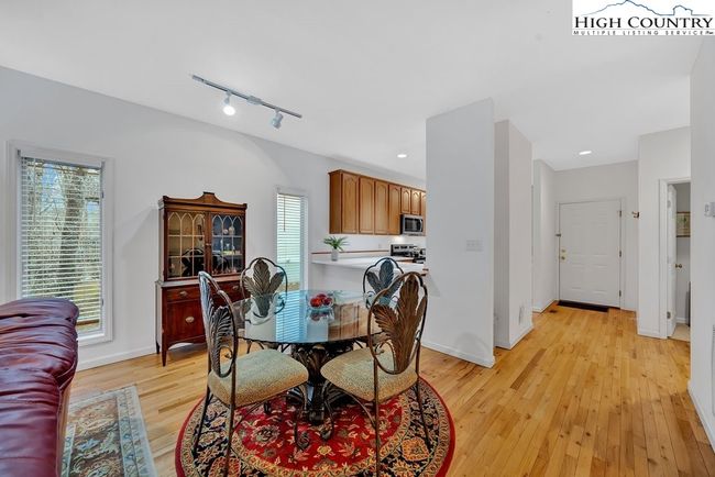 201 - 164 Evergreen Springs Ct, Condo with 2 bedrooms, 3 bathrooms and null parking in Blowing Rock NC | Image 27