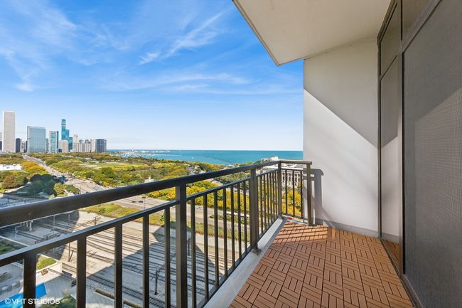 APT-1902 - 233 E 13 Th St, Condo with 2 bedrooms, 2 bathrooms and 2 parking in Chicago IL | Image 18