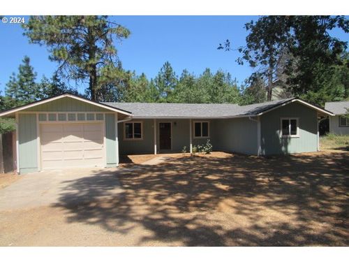 243 Shadowbrook Dr, CaveJunction, OR, 97523 | Card Image