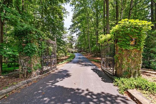 6572 Lake Brandt Rd, Summerfield, NC, 27358-9716 | Card Image