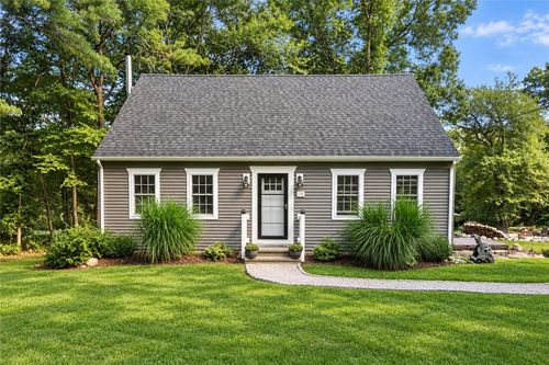 118 Woodville Alton Rd, Hope Valley, RI, 02832-2417 | Card Image