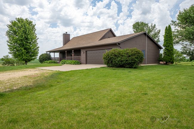 2361 W Florence Rd, House other with 3 bedrooms, 2 bathrooms and 4 parking in BAILEYVILLE IL | Image 37