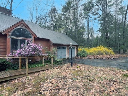45 Honey Pot Rd, Southwick, MA, 01077-9757 | Card Image