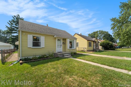 15853 Macarthur, Redford, MI, 48239-3920 | Card Image