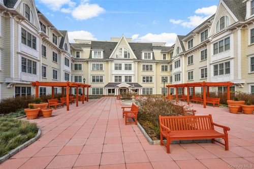 303-225 Stanley Avenue, Mamaroneck, NY, 10543 | Card Image
