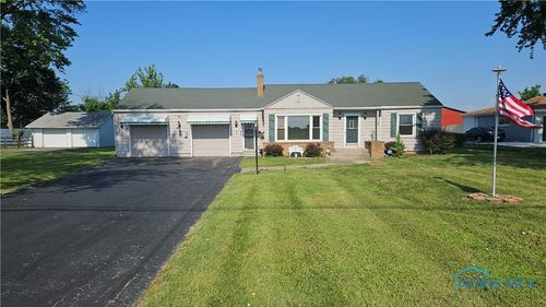 49 N Norden Rd, Oregon, OH, 43616-5811 | Card Image