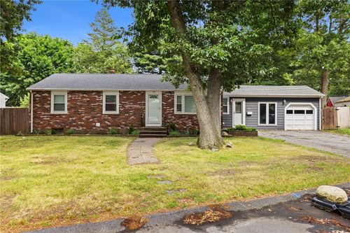 142 Adrian St, Warwick, RI, 02886-2458 | Card Image