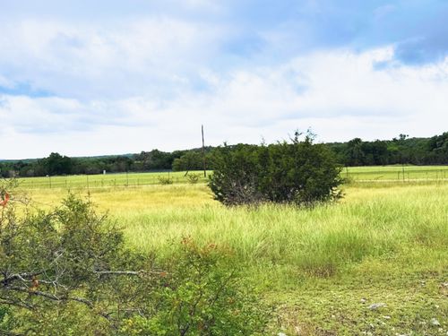 420 George Dolson, Blanco, TX, 78606-2153 | Card Image
