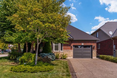 122 Pumpkin Pass, Binbrook, ON, L0R1C0 | Card Image