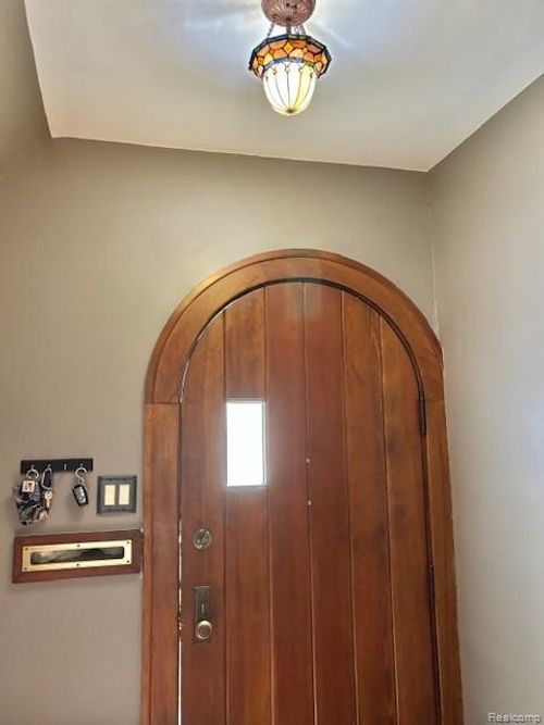 2336 22nd St, Wyandotte, MI, 48192-4146 | Card Image