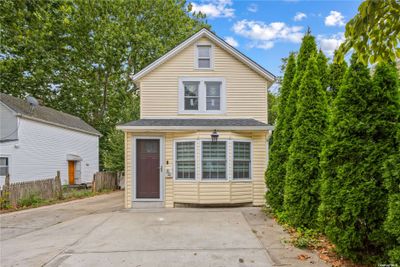 89 Harbor Road, House other with 2 bedrooms, 2 bathrooms and null parking in Port Washington NY | Image 1