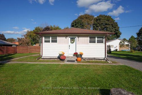 7 Church St, Manilla, ON, K0M2J0 | Card Image