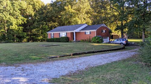 150 Sylvis Rd, Dickson, TN, 37055-6039 | Card Image