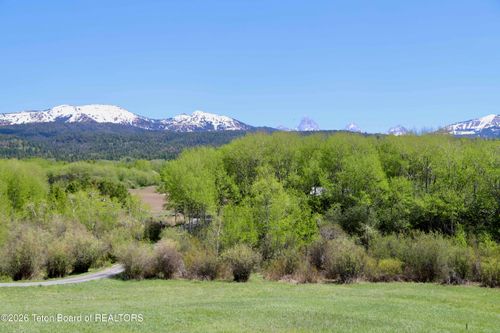 350 W Teton Hideaway Dr, Alta, WY, 83414-4545 | Card Image