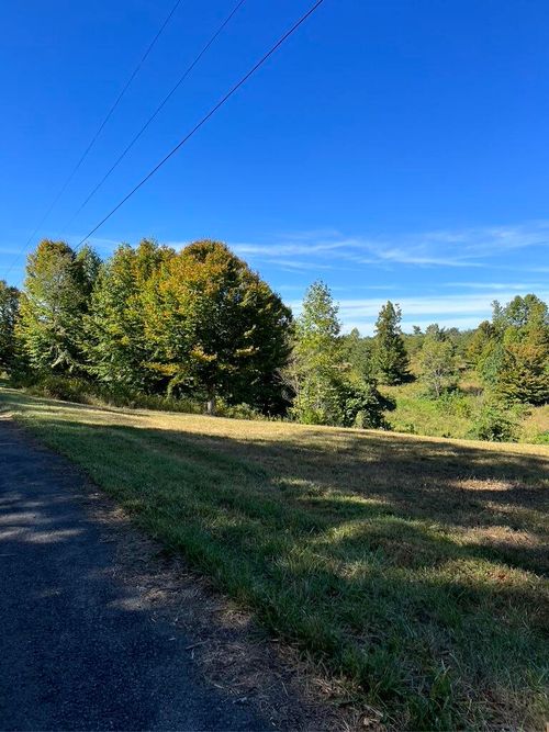 26 Twin Creeks Loop, Jamestown, KY, 42629-7893 | Card Image