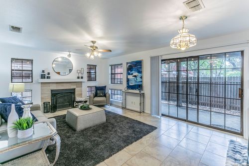 apt-207-7930 Roanoke Run, San Antonio, TX, 78240-5207 | Card Image