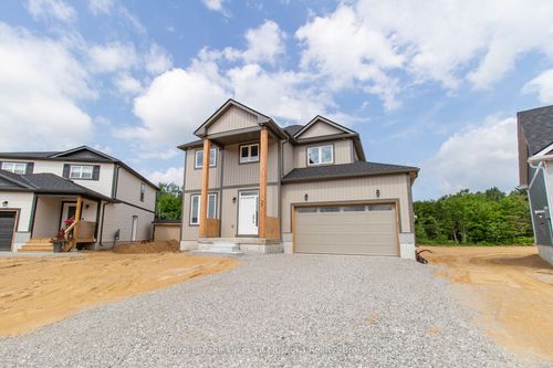 37 Whitehorn Park, Bracebridge, ON, P1L0A7 | Card Image