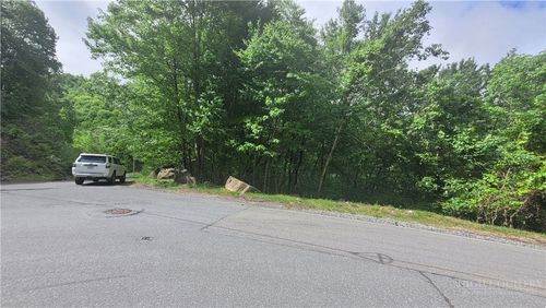 425 Pinnacle Ridge Road, Beech Mountain, NC, 28604 | Card Image