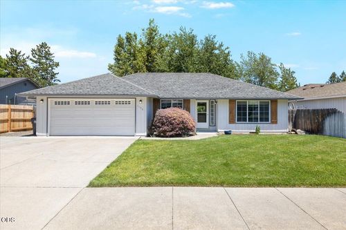 1156 Ginger Way, Medford, OR, 97501-8119 | Card Image