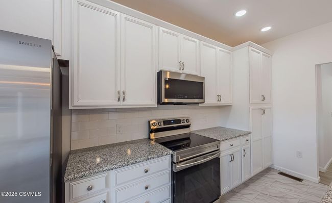 1020 Market St, House other with 3 bedrooms, 3 bathrooms and null parking in Nescopeck PA | Image 25