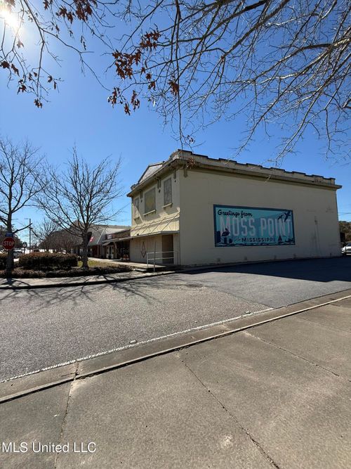 5017 Main St, Moss Point, MS, 39563-2738 | Card Image