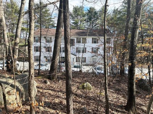a8-20 Wolf Rd, Lebanon, NH, 03766-1906 | Card Image