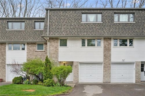 2-1270 Gainsborough Dr, Oakville, ON, L6H2L2 | Card Image