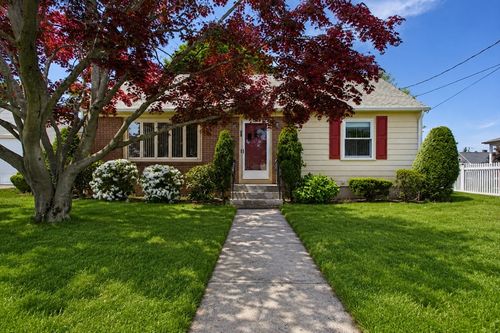 85 2nd St, Pawtucket, RI, 02861-3119 | Card Image