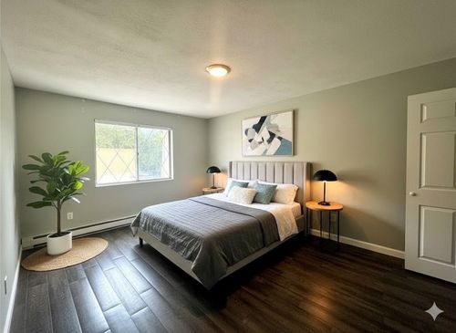 b5-52-300 Smithfield Road, North Providence, RI, 0294 | Card Image