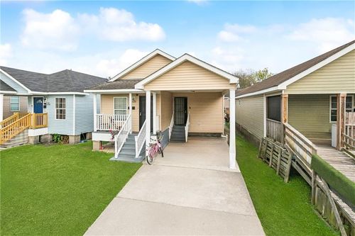 2429 Piety St, New Orleans, LA, 70117-5813 | Card Image