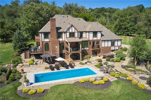 4576 Granger Rd, Akron, OH, 44333-1310 | Card Image