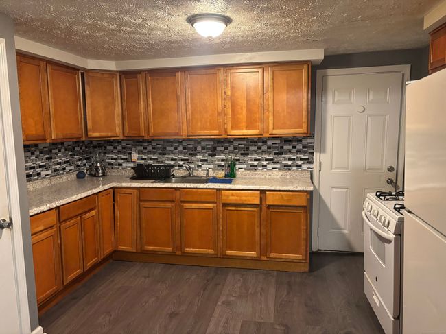 19 Union St, Home with 5 bedrooms, 2 bathrooms and 8 parking in New Britain CT | Image 16