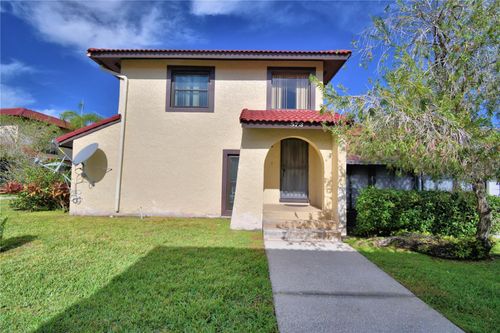 573 Hunter Cir, KISSIMMEE, FL, 34758-3336 | Card Image
