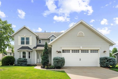 1935 48th Street Ct, Marion, IA, 52302-6050 | Card Image