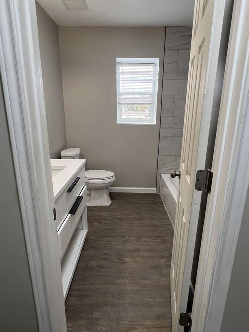 apt-27-9745 Long Point Rd, Houston, TX, 77055-4245 | Card Image