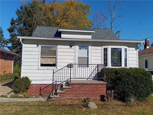 3104 Liggett Dr, Parma, OH, 44134-2612 | Card Image