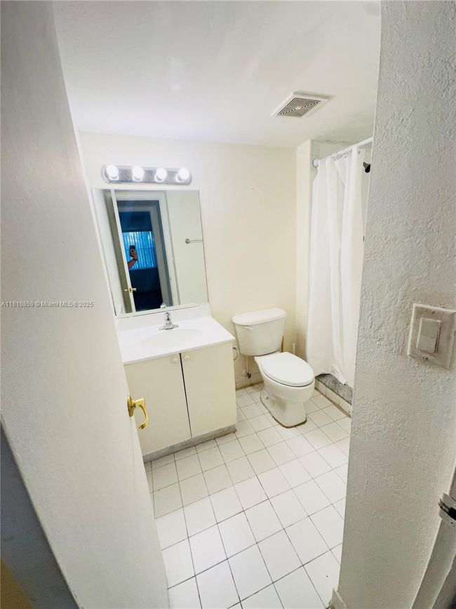 APT-308 - 4205 N University Dr, Condo with 2 bedrooms, 2 bathrooms and null parking in Sunrise FL | Image 14