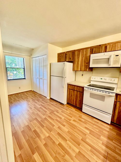 221d-2900 Sw 22nd Cir, Delray Beach, FL, 33445-7854 | Card Image