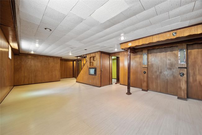 Finished below grade area with light floors | Image 15