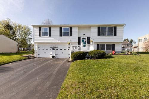 4053 Winterpark Dr, Liverpool, NY, 13090-1607 | Card Image