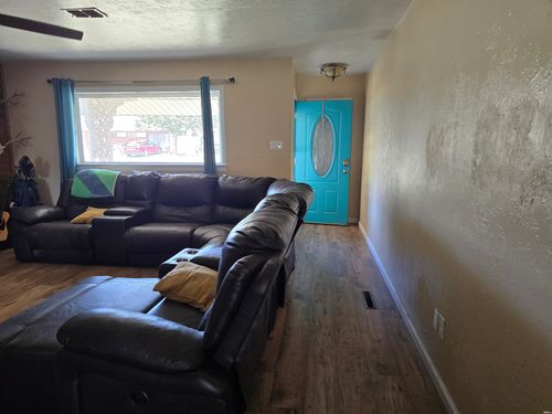 109 W Yucca Ave, Clovis, NM, 88101-4243 | Card Image