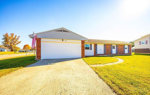 520 Meadow Ln, Trenton, OH, 45067-1024 | Card Image